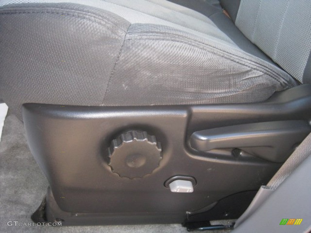 2004 Aztek  - Summit White / Dark Gray photo #21