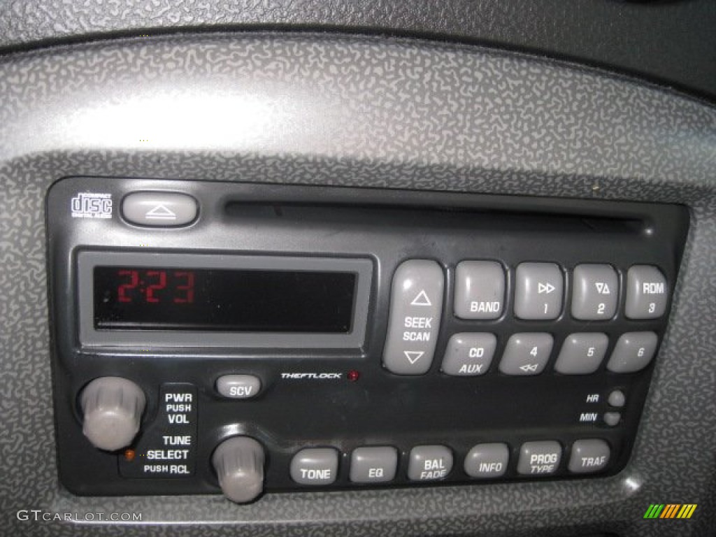 2004 Aztek  - Summit White / Dark Gray photo #26