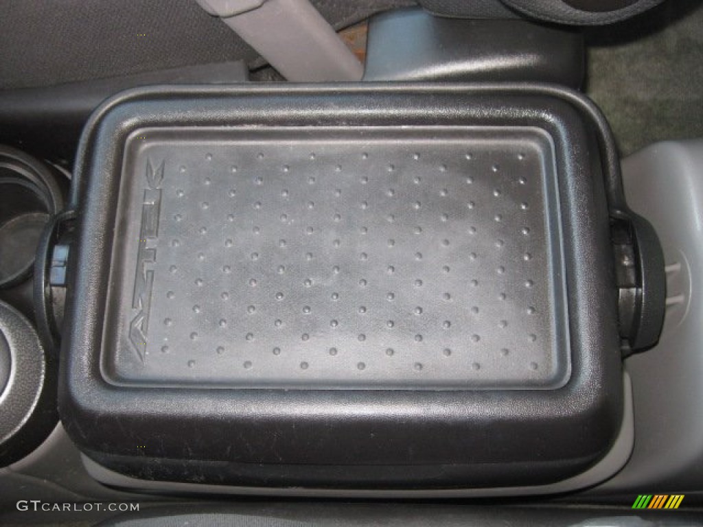 2004 Aztek  - Summit White / Dark Gray photo #29