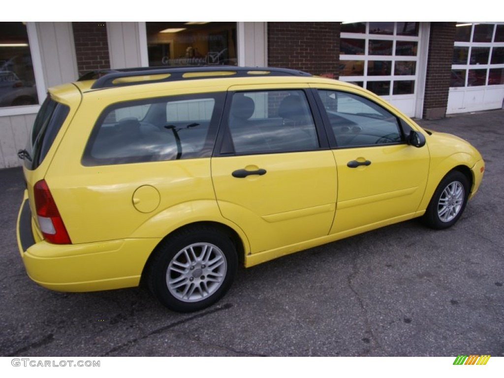 2002 Focus SE Wagon - Egg Yolk Yellow / Medium Graphite photo #4
