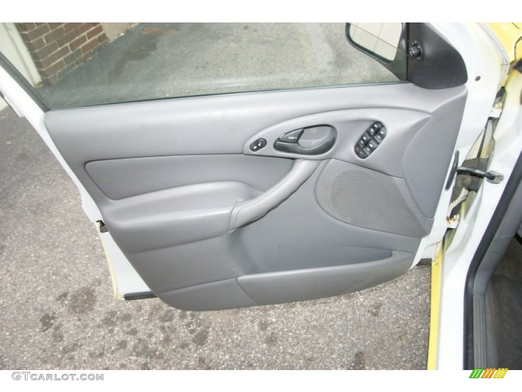 2002 Ford Focus SE Wagon Medium Graphite Door Panel Photo #59443364