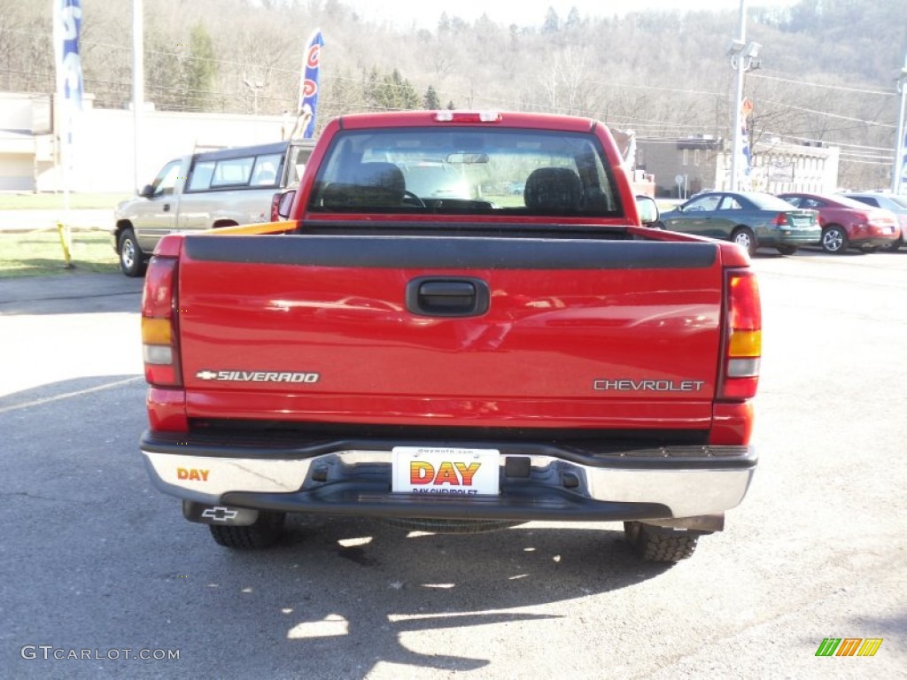 2002 Silverado 1500 LS Regular Cab 4x4 - Victory Red / Graphite Gray photo #5