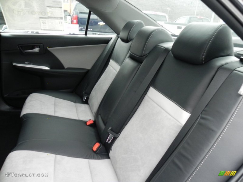 2012 Toyota Camry SE V6 interior Photos