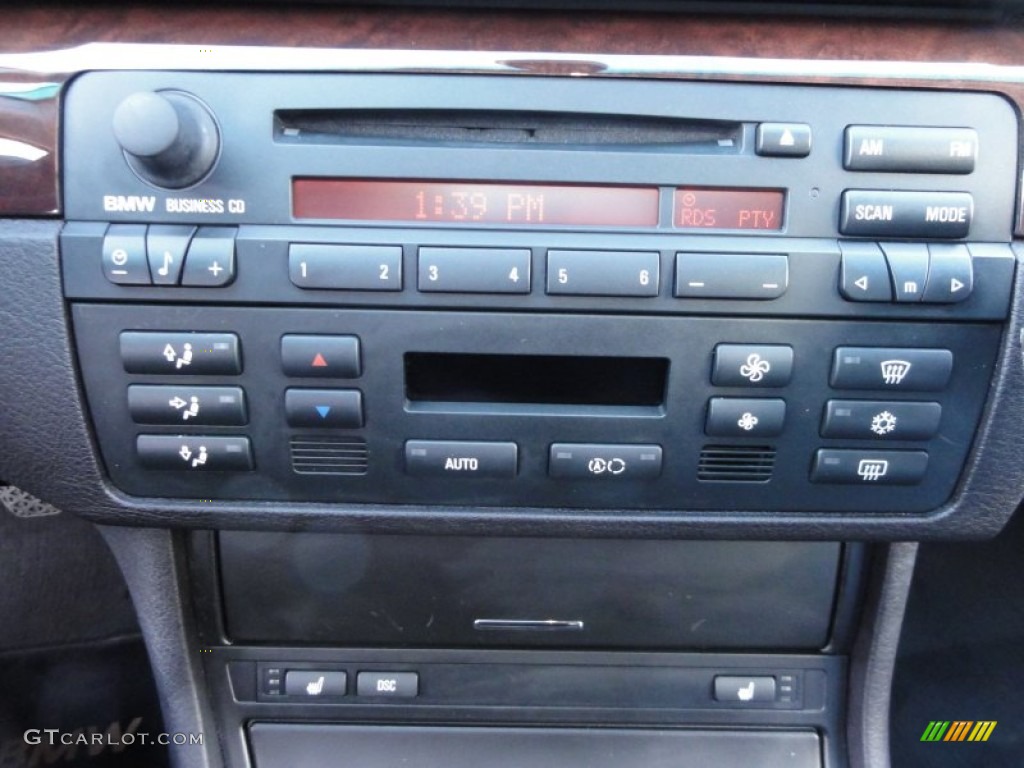 2004 BMW 3 Series 325i Coupe Audio System Photo #59448902