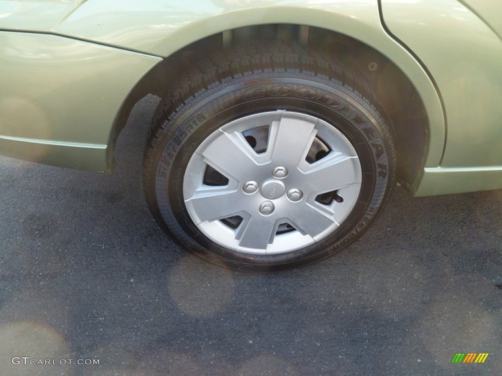 2007 Focus ZX4 SE Sedan - Kiwi Green Metallic / Dark Pebble/Light Pebble photo #10
