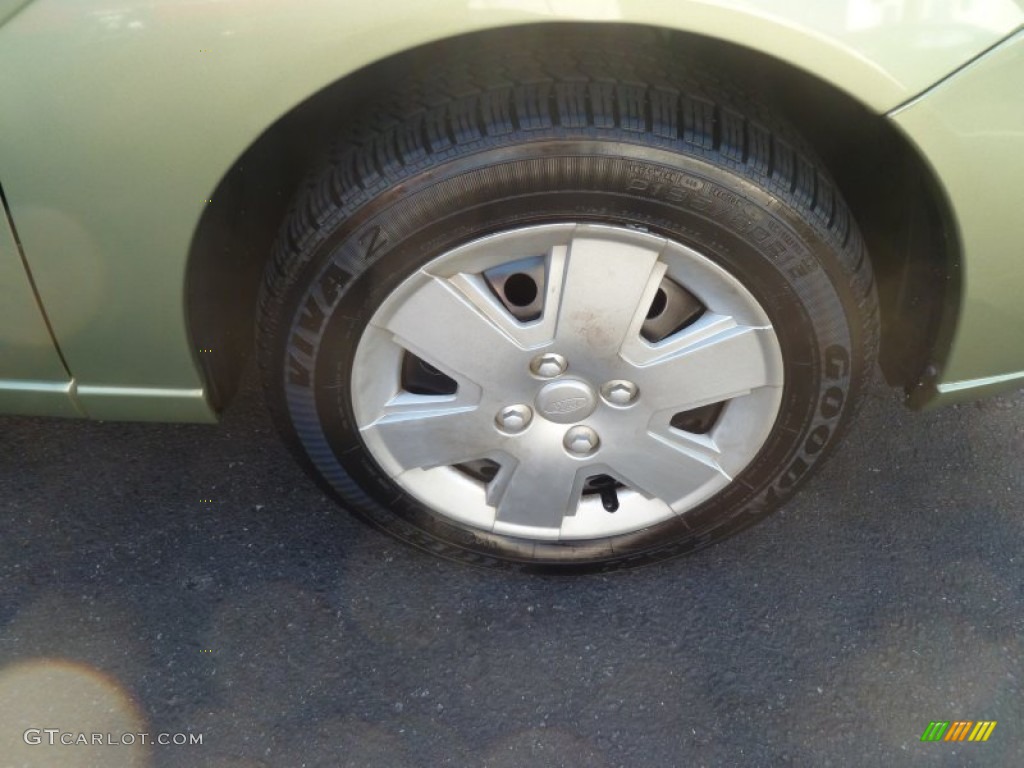 2007 Focus ZX4 SE Sedan - Kiwi Green Metallic / Dark Pebble/Light Pebble photo #11