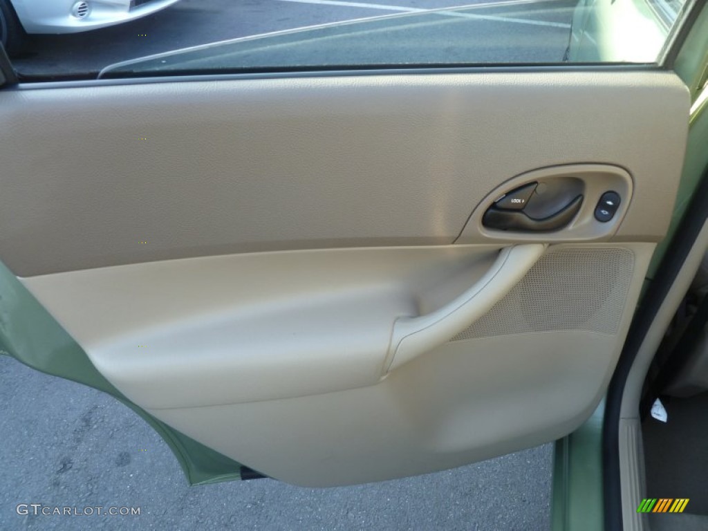 2007 Focus ZX4 SE Sedan - Kiwi Green Metallic / Dark Pebble/Light Pebble photo #17