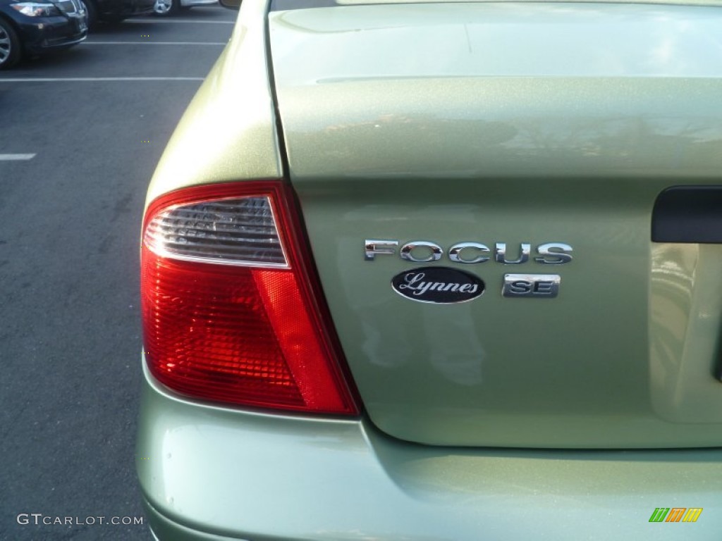 2007 Focus ZX4 SE Sedan - Kiwi Green Metallic / Dark Pebble/Light Pebble photo #21