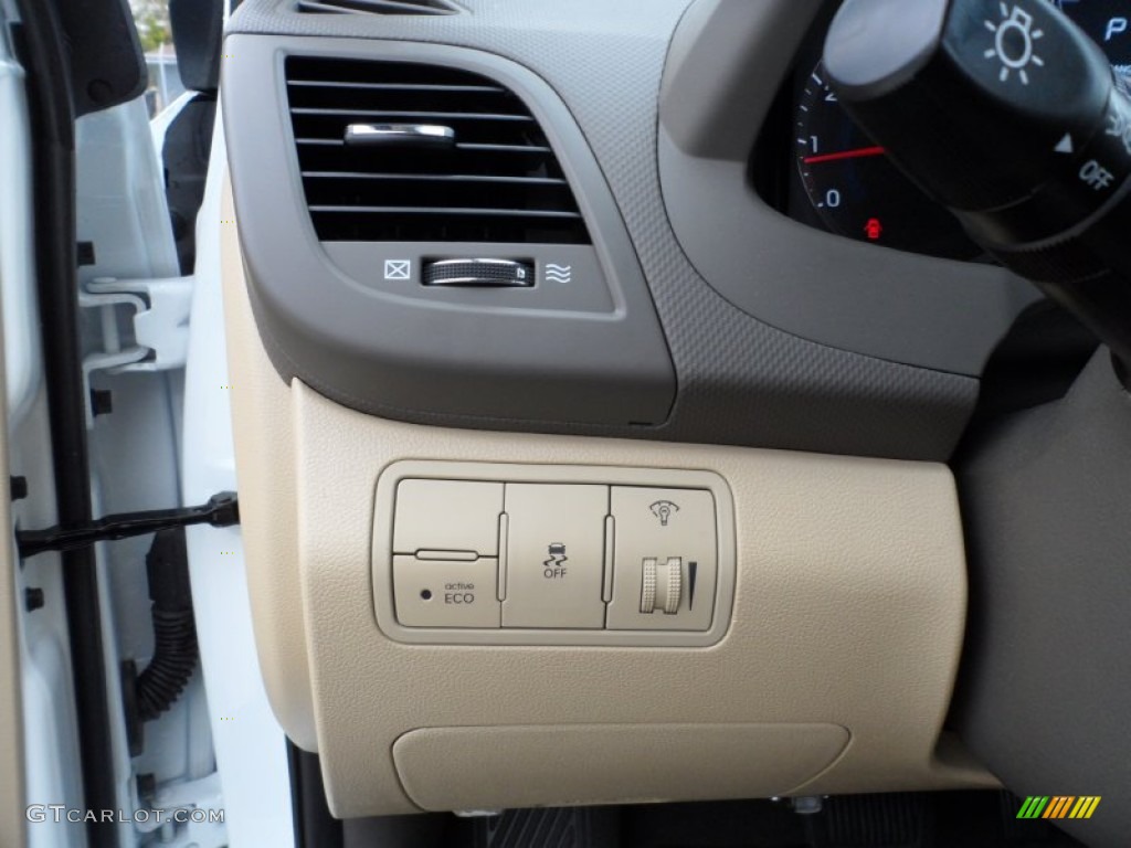 2012 Hyundai Accent GLS 4 Door Controls Photo #59456429