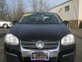Black - Jetta SE Sedan Photo No. 17