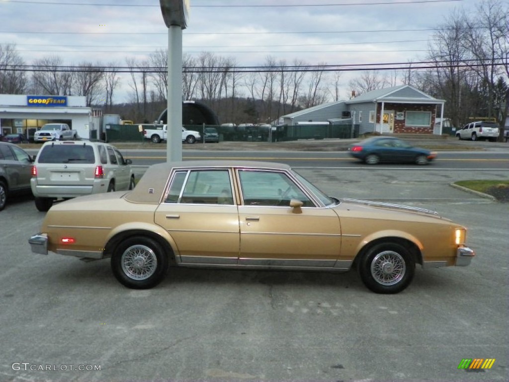 1987 Cutlass Supreme Brougham - Sungold Metallic / Beige photo #18