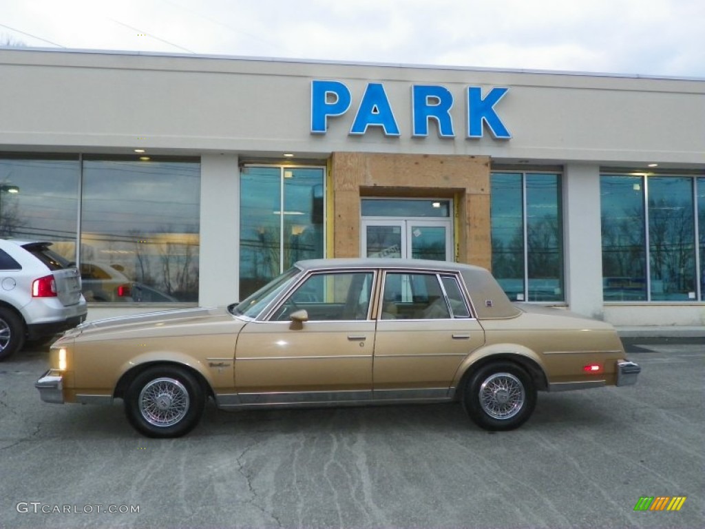 1987 Cutlass Supreme Brougham - Sungold Metallic / Beige photo #21