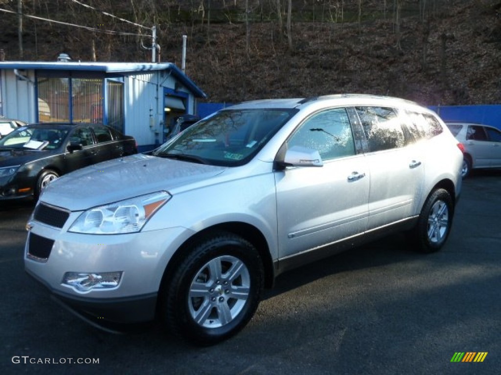 2010 Traverse LT - Silver Ice Metallic / Dark Gray/Light Gray photo #1