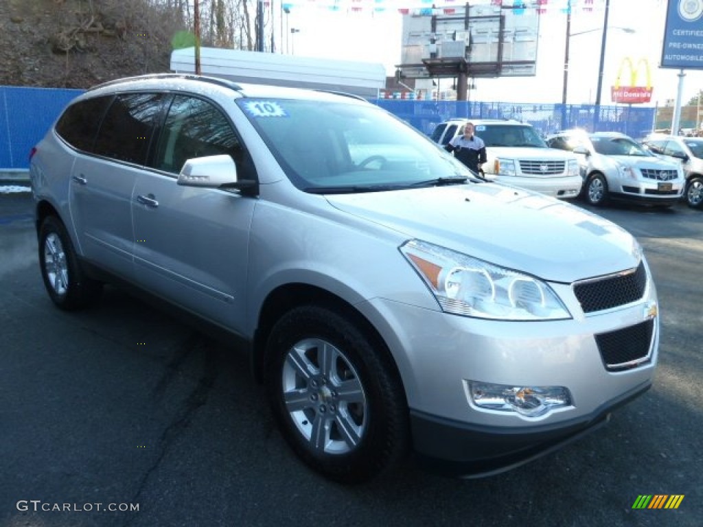 2010 Traverse LT - Silver Ice Metallic / Dark Gray/Light Gray photo #7