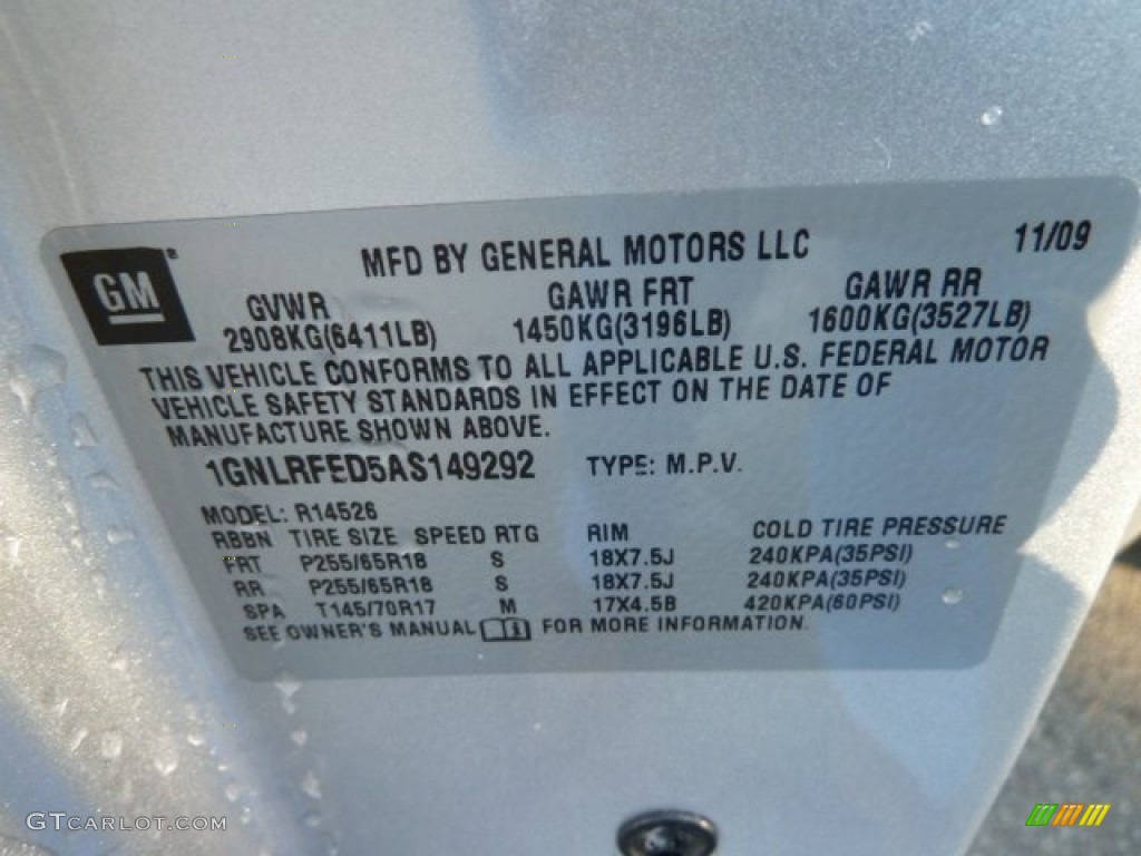 2010 Traverse LT - Silver Ice Metallic / Dark Gray/Light Gray photo #19