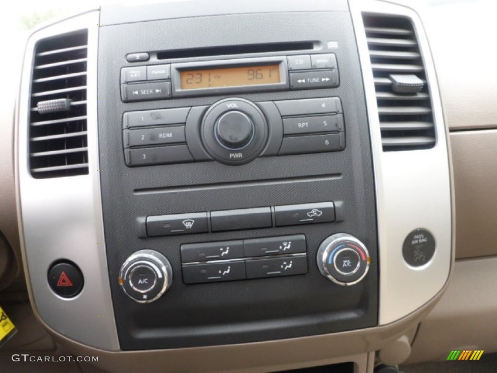 2010 Nissan Frontier SE V6 King Cab 4x4 Controls Photo #59473409