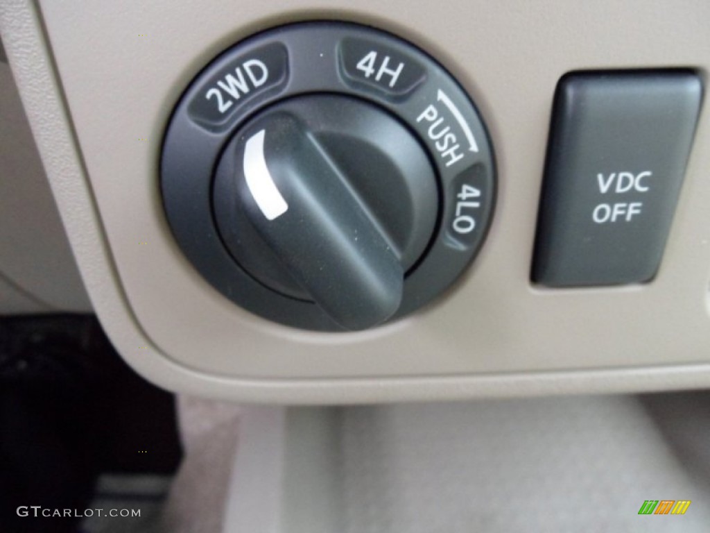 2010 Nissan Frontier SE V6 King Cab 4x4 Controls Photos