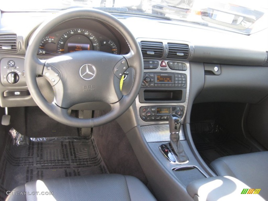 2004 Mercedes-Benz C 320 Sedan Dashboard Photos