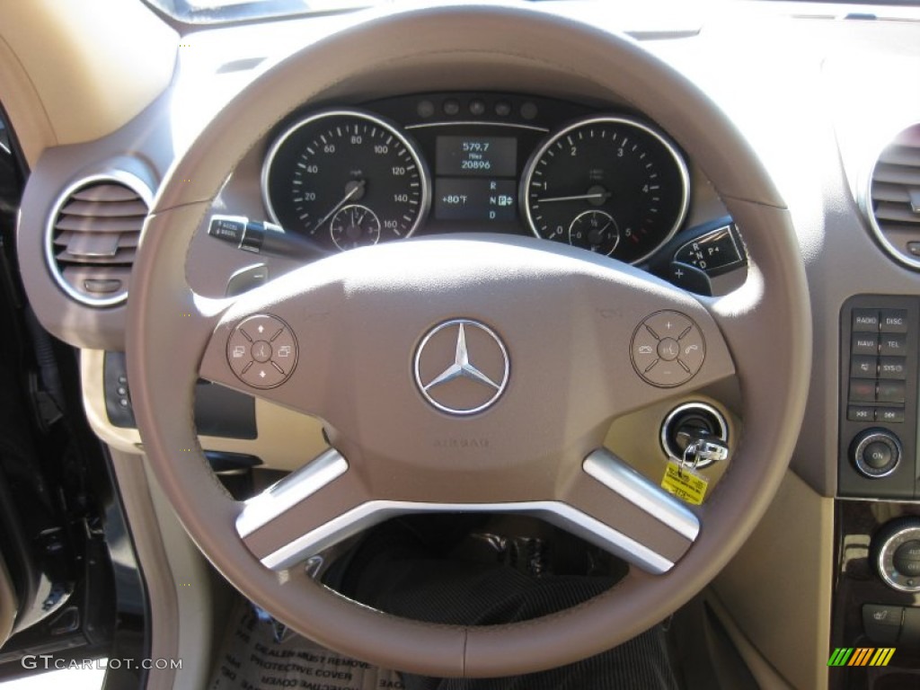 2010 Mercedes-Benz ML 350 BlueTEC 4Matic Steering Wheel Photos