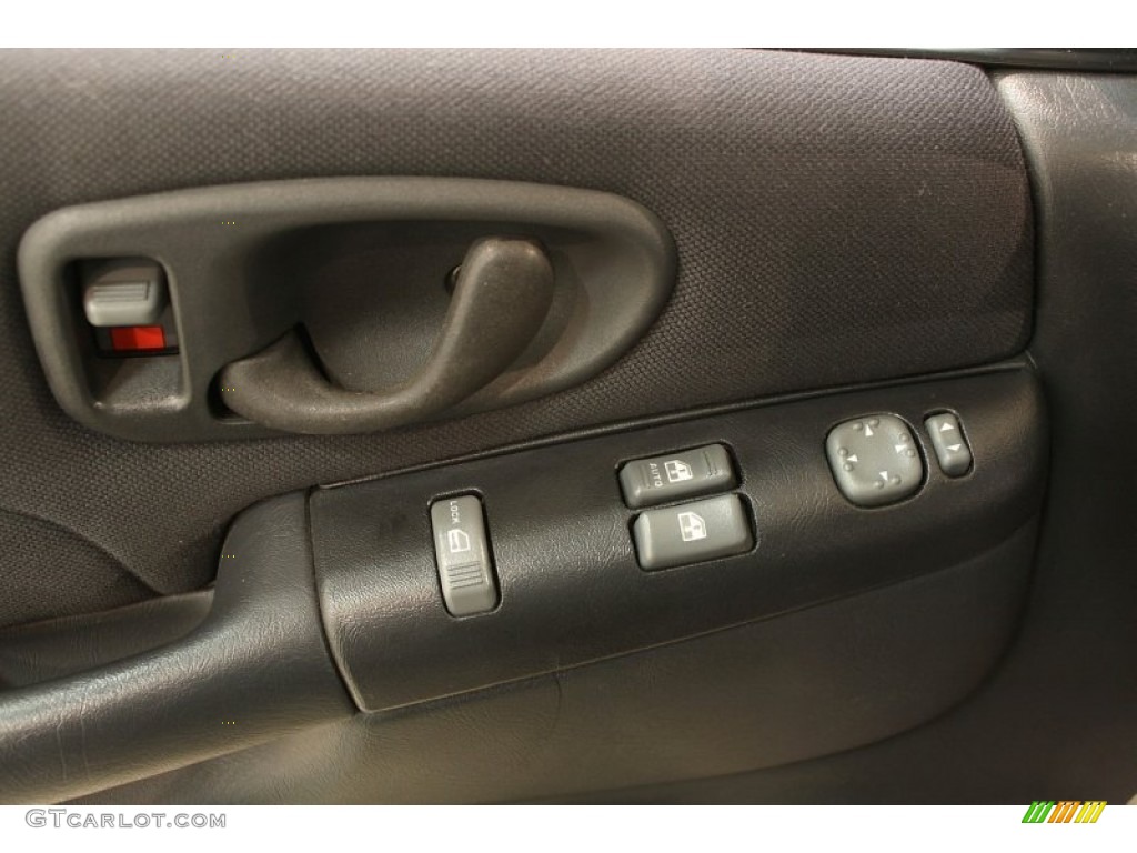 2003 GMC Sonoma SLS Extended Cab 4x4 Controls Photo #59476605