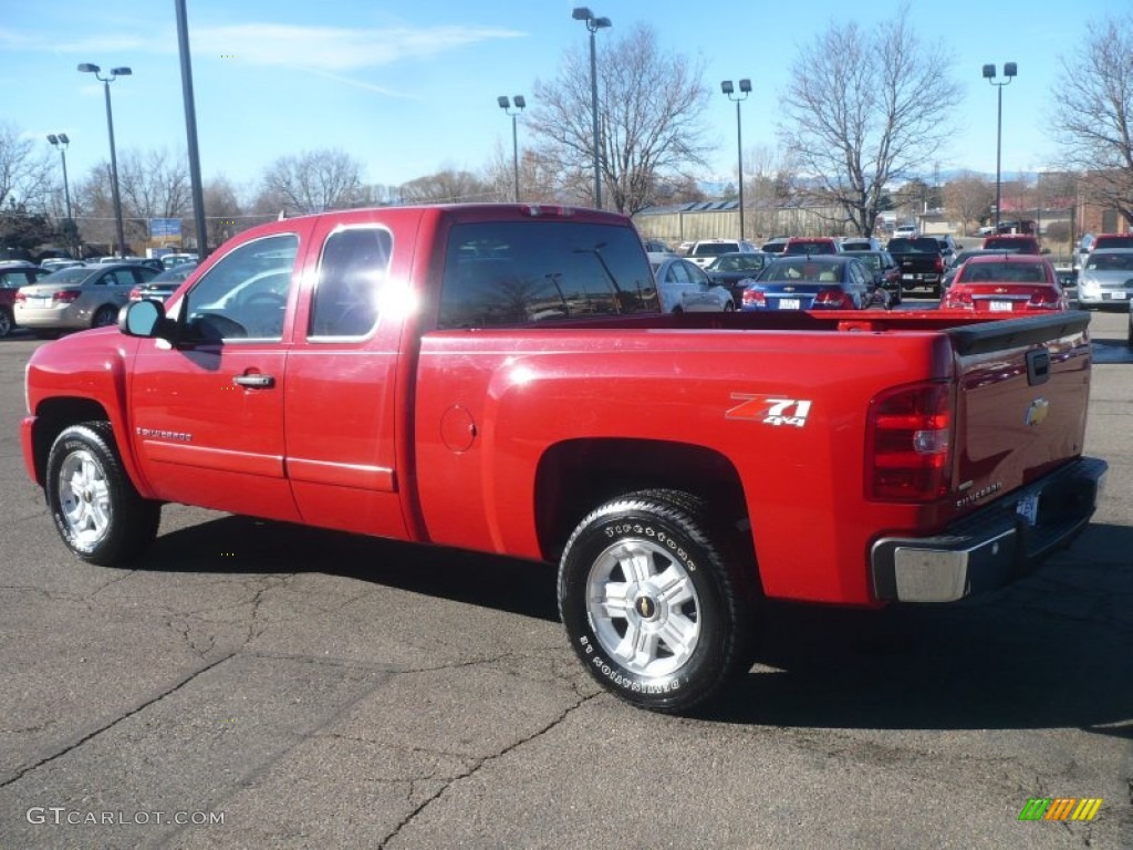 2008 Silverado 1500 LT Extended Cab 4x4 - Victory Red / Light Titanium/Ebony Accents photo #4