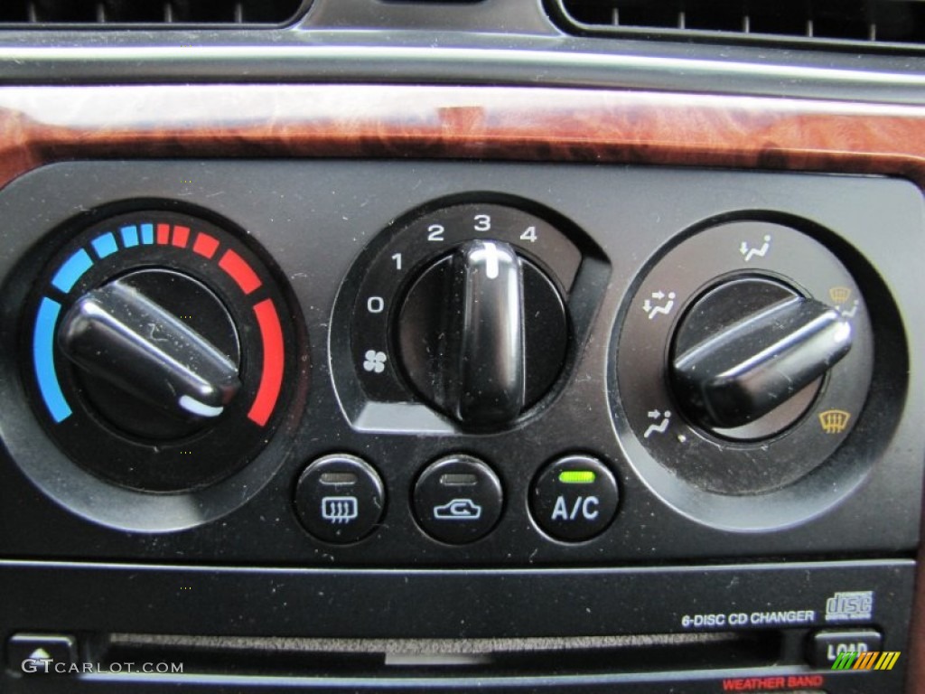 2004 Subaru Outback Limited Sedan Controls Photo #59480950