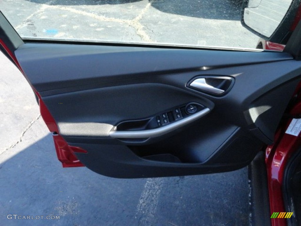 2012 Focus SEL 5-Door - Red Candy Metallic / Charcoal Black photo #11