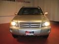 2001 Millennium Silver Metallic Toyota Highlander V6 4WD  photo #2