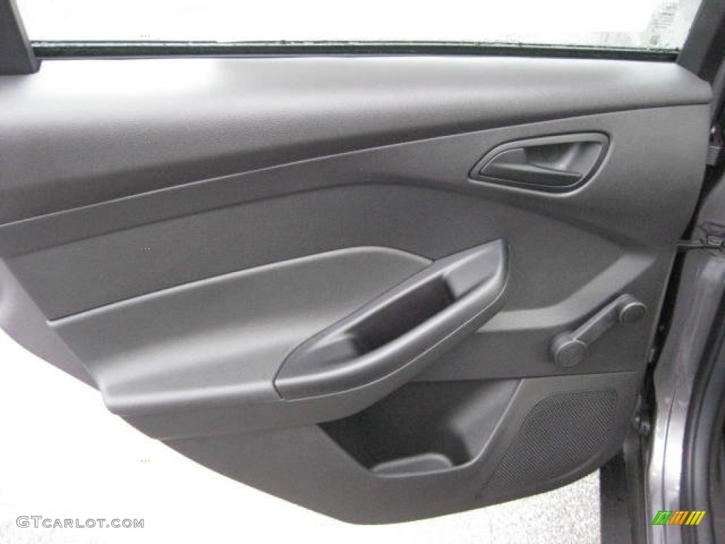 2012 Focus S Sedan - Sterling Grey Metallic / Charcoal Black photo #16