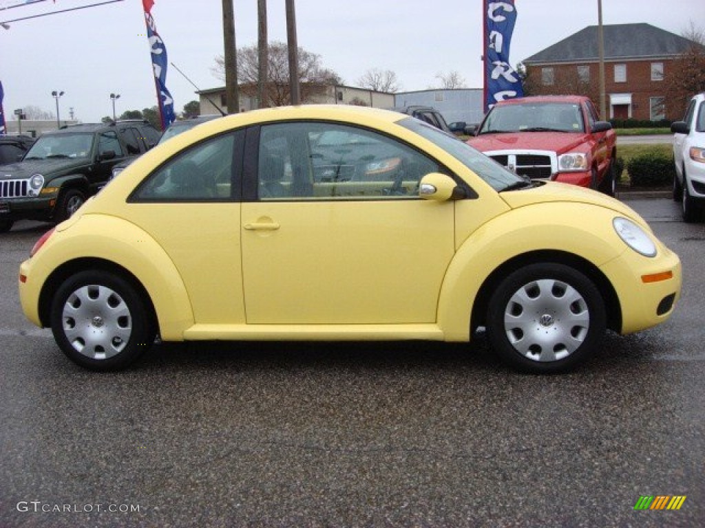 2010 New Beetle 2.5 Coupe - Sunflower Yellow / Black photo #7