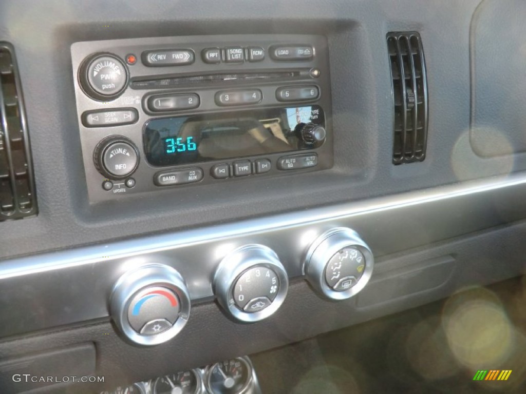 2005 SSR  - Aqua Blur Metallic / Ebony Black photo #12