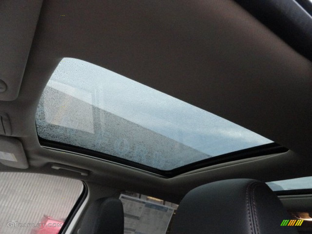 2012 Edge Limited AWD - White Platinum Metallic Tri-Coat / Charcoal Black photo #16