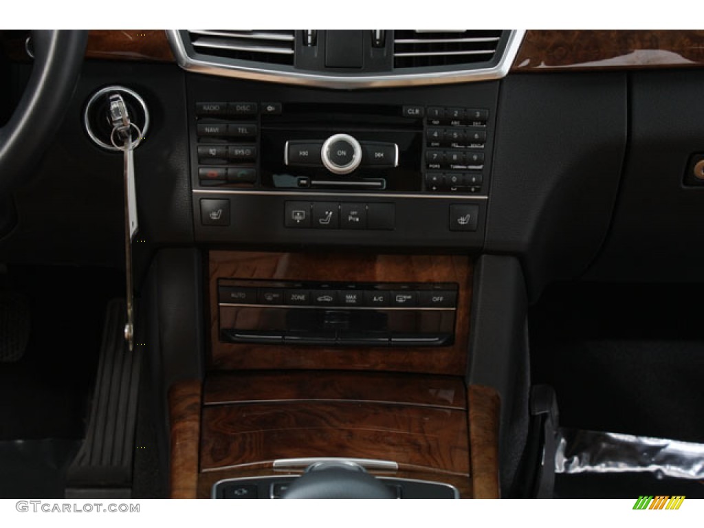 2011 Mercedes-Benz E 350 4Matic Sedan Controls Photo #59502000
