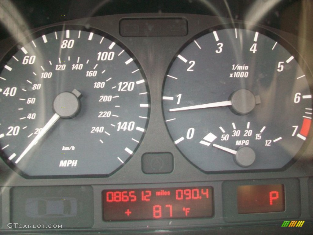 2005 3 Series 325i Coupe - Jet Black / Sand photo #15