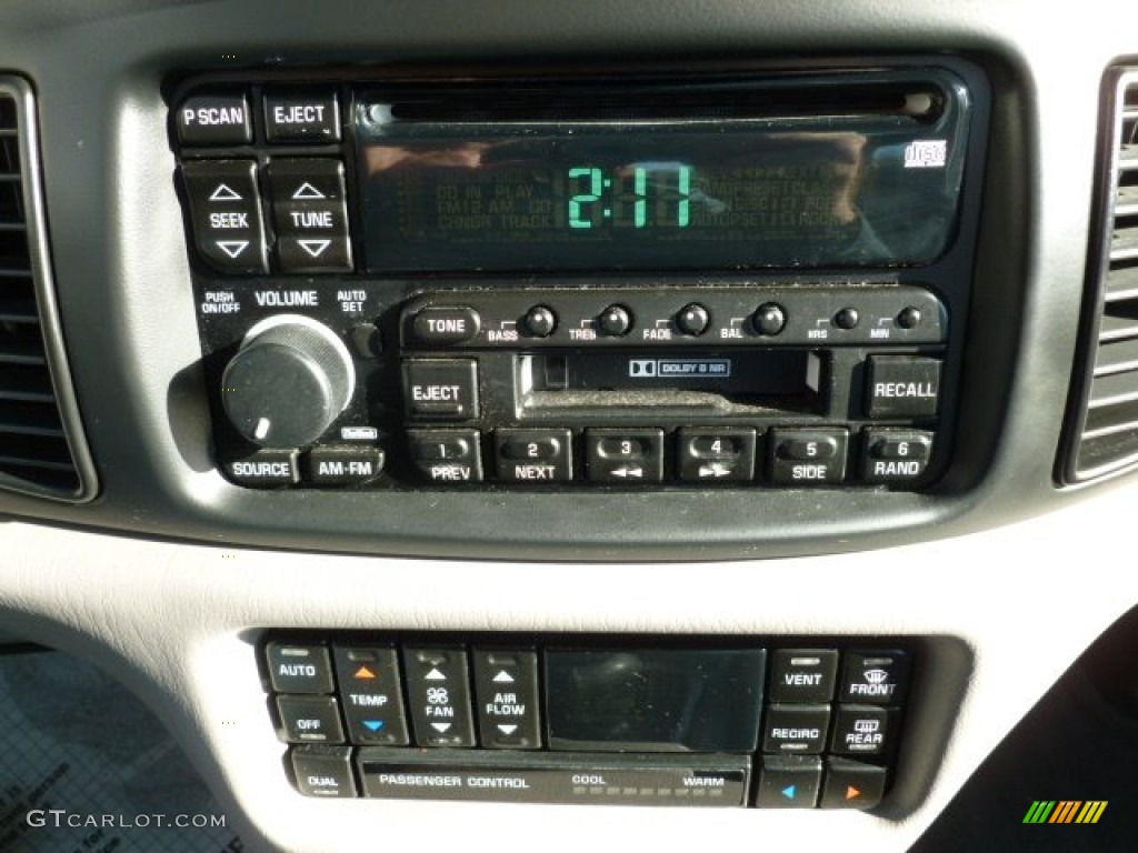 2000 Buick Regal GS Controls Photos