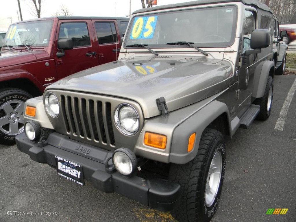 2005 Wrangler Unlimited 4x4 - Light Khaki Metallic / Dark Slate Gray photo #1