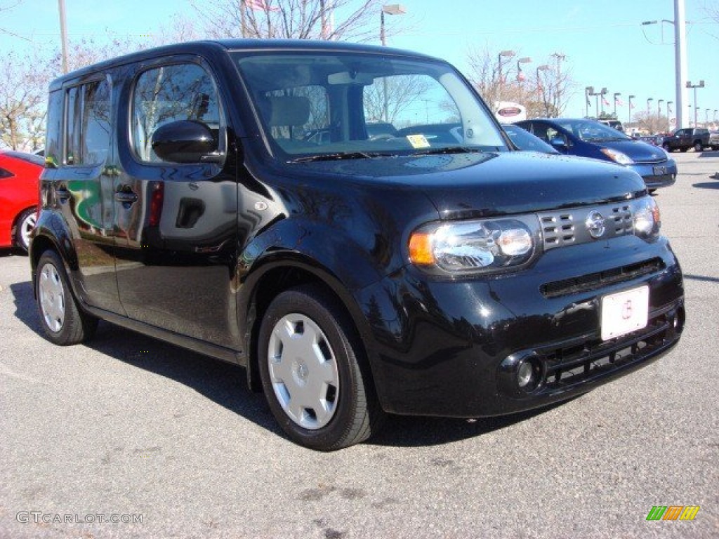 Super Black Nissan Cube