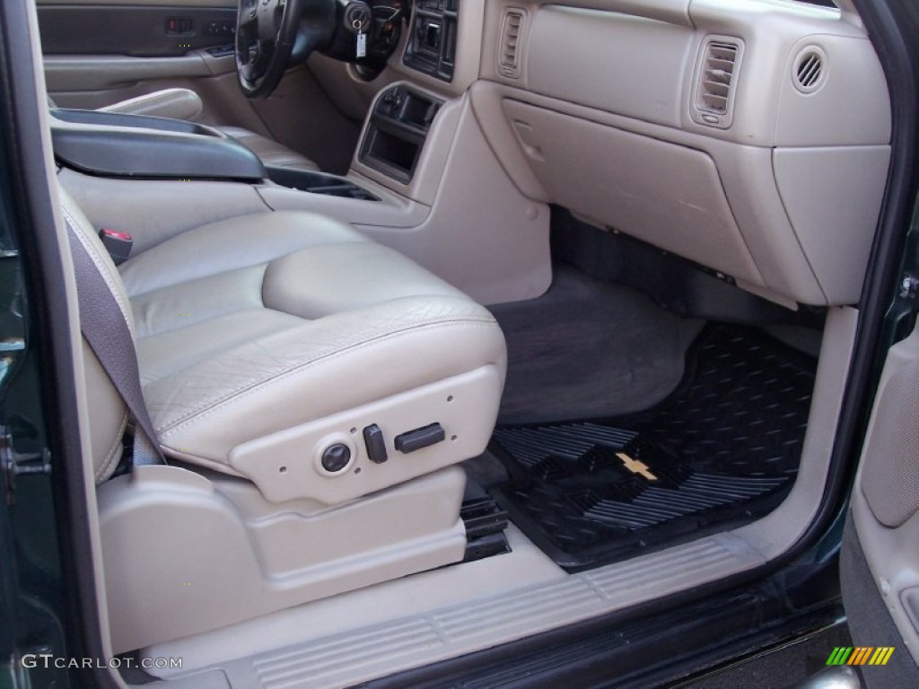 2004 Avalanche 1500 Z71 4x4 - Dark Green Metallic / Medium Neutral Beige photo #52
