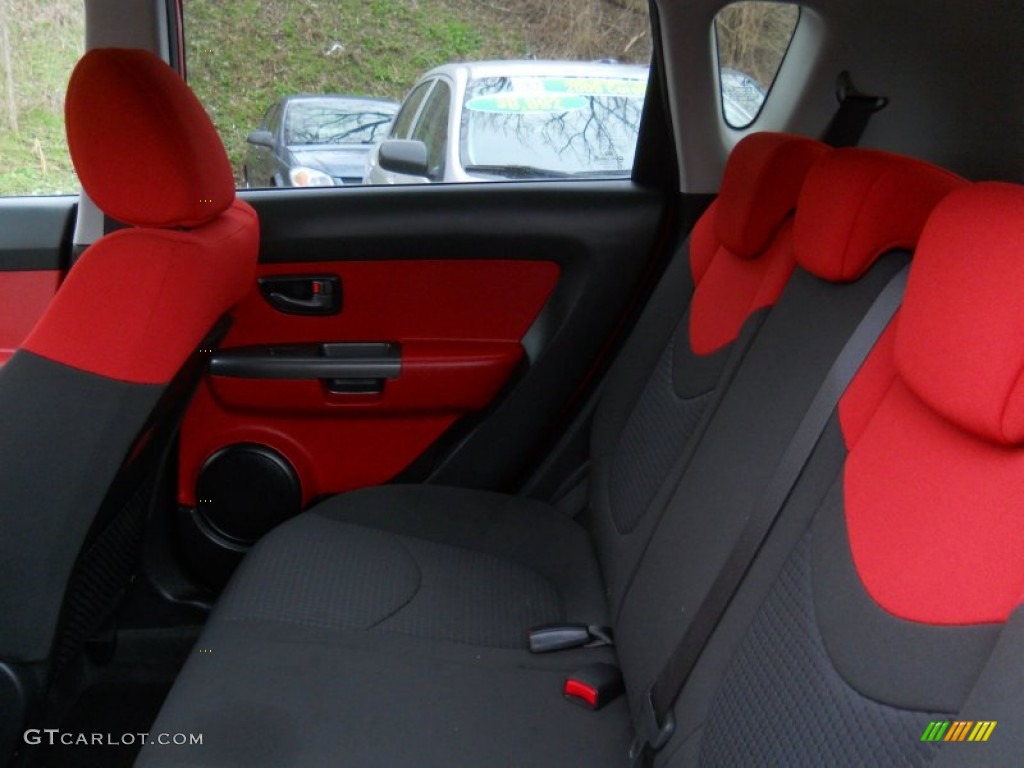 Red/Black Sport Cloth Interior 2010 Kia Soul Sport Photo #59510541