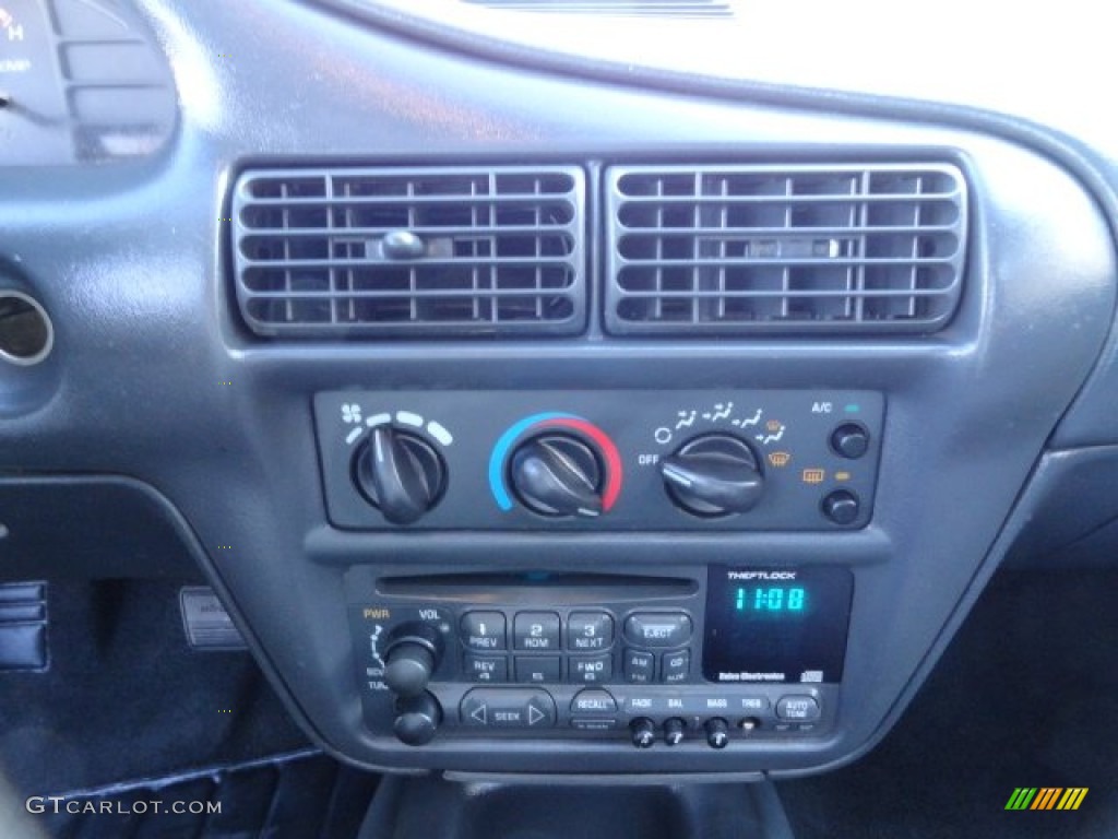 1999 Chevrolet Cavalier Coupe Controls Photos