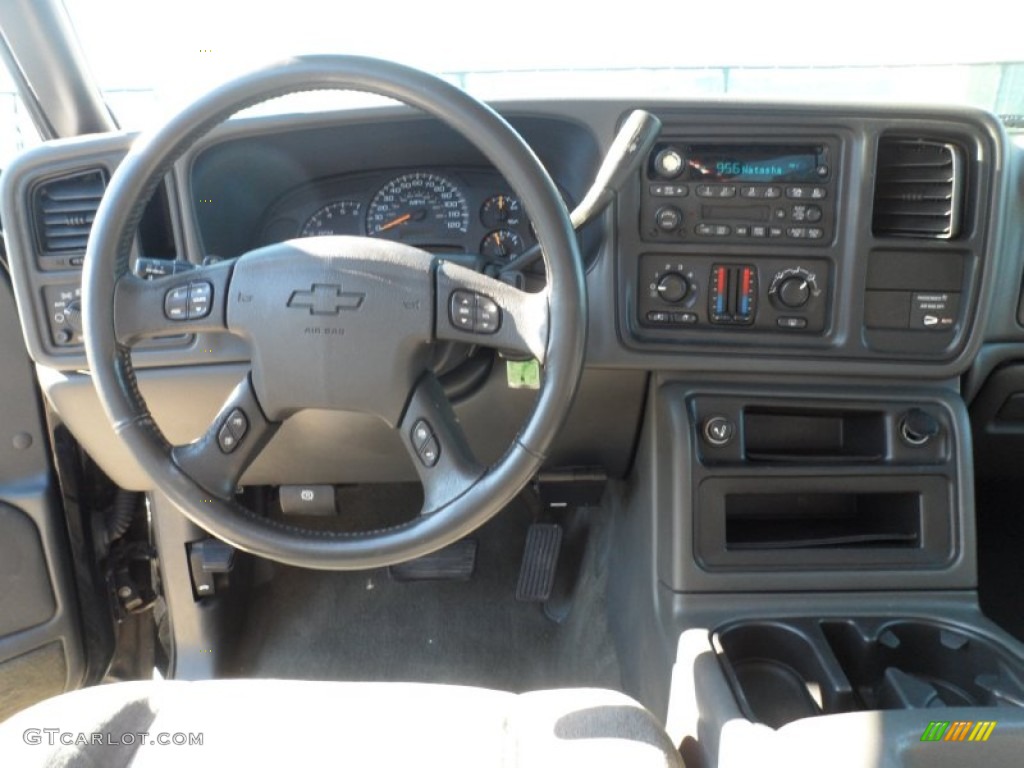 2004 Silverado 1500 LS Extended Cab - Black / Medium Gray photo #32