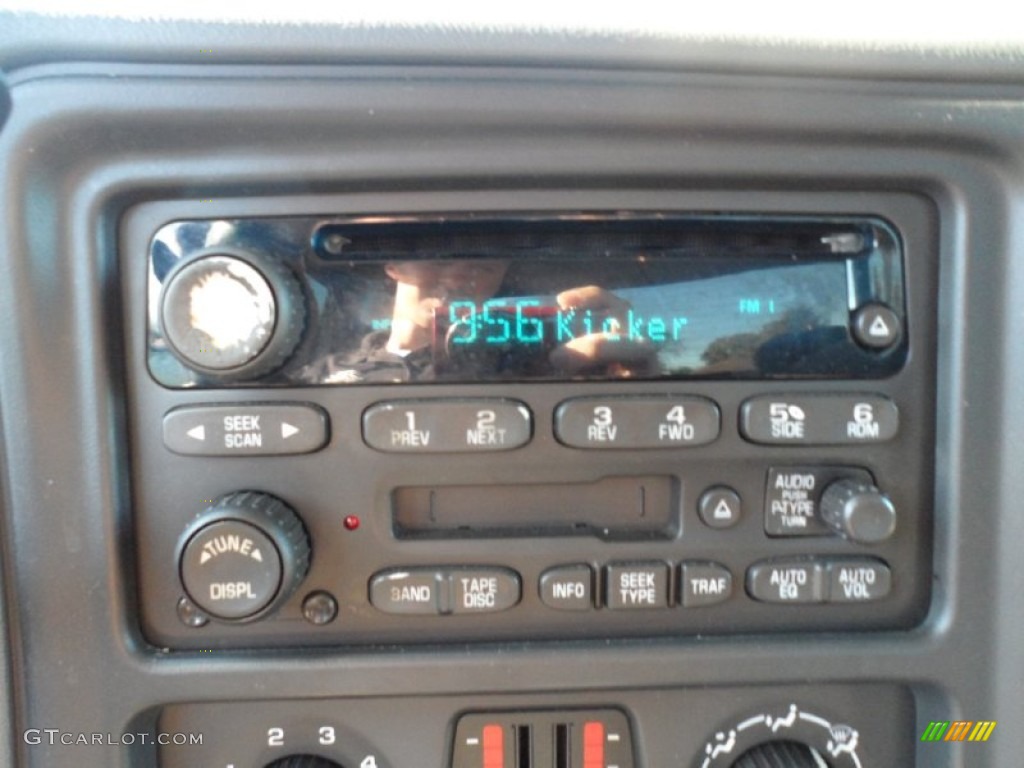 2004 Silverado 1500 LS Extended Cab - Black / Medium Gray photo #33