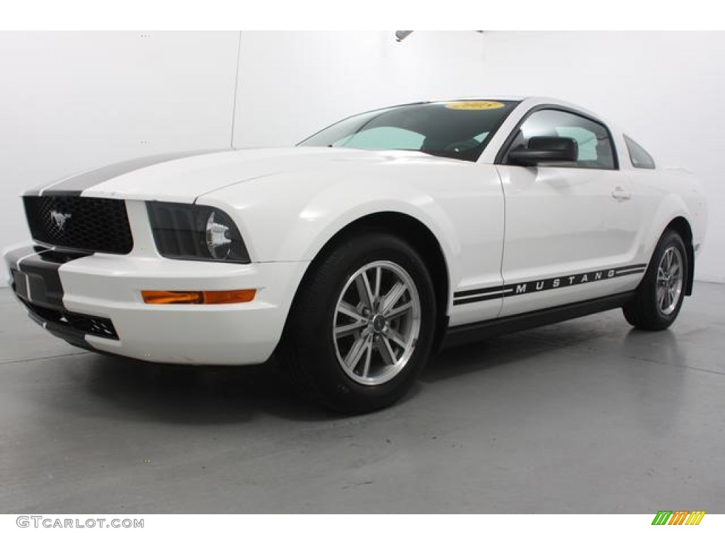 2005 Mustang V6 Premium Coupe - Performance White / Dark Charcoal photo #1