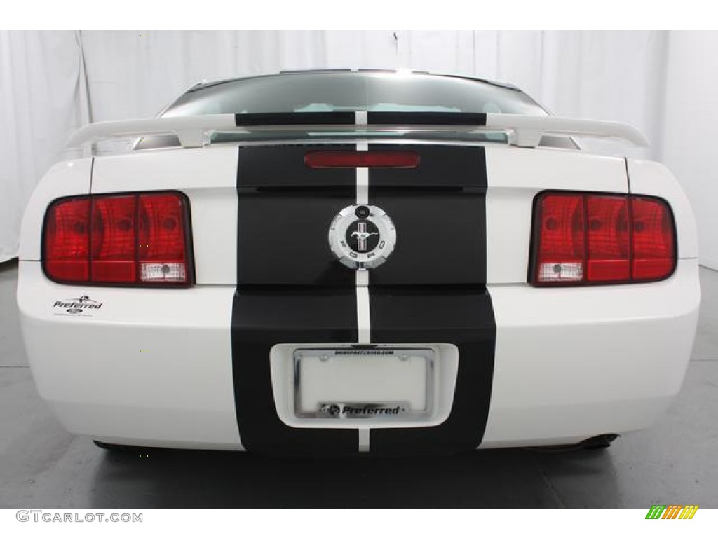 2005 Mustang V6 Premium Coupe - Performance White / Dark Charcoal photo #5