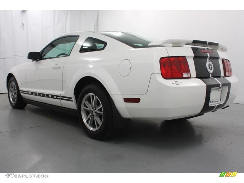 2005 Mustang V6 Premium Coupe - Performance White / Dark Charcoal photo #6