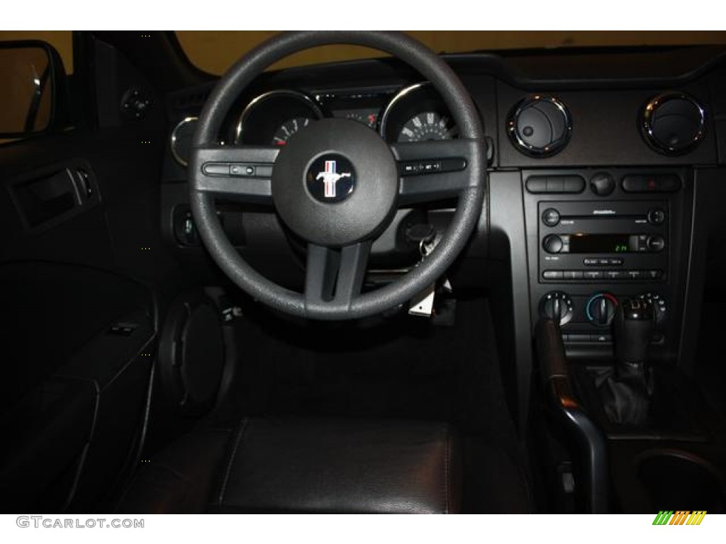 2005 Mustang V6 Premium Coupe - Performance White / Dark Charcoal photo #9