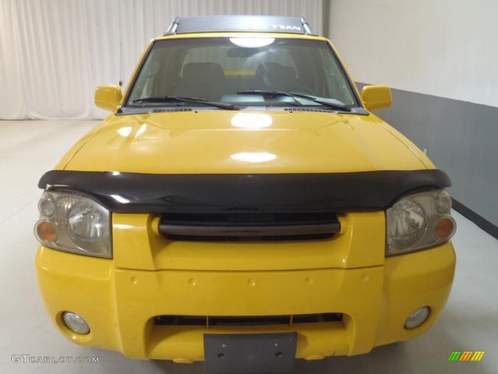 2002 Frontier SE Crew Cab - Solar Yellow / Charcoal photo #3
