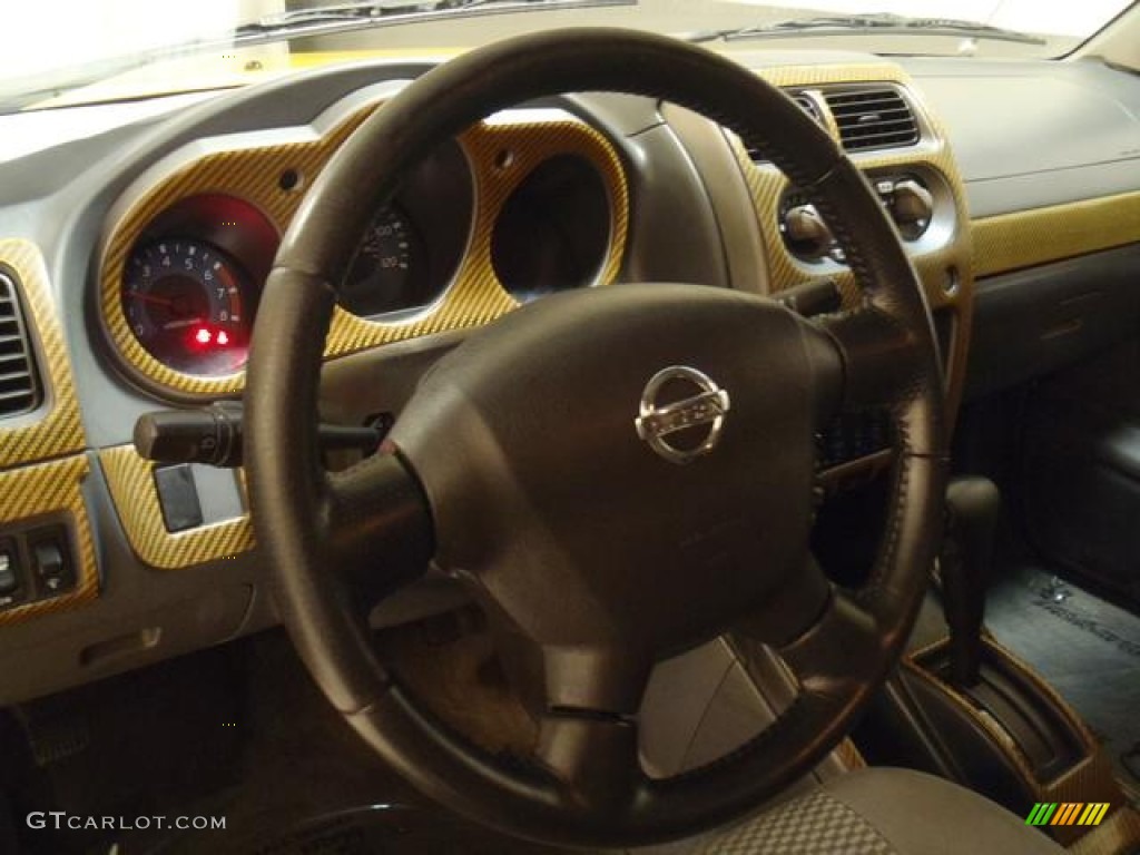 2002 Frontier SE Crew Cab - Solar Yellow / Charcoal photo #16