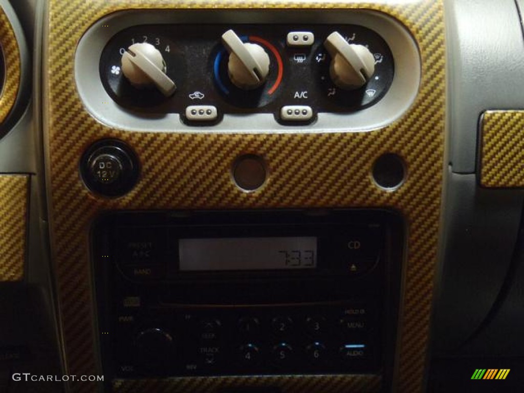 2002 Frontier SE Crew Cab - Solar Yellow / Charcoal photo #18
