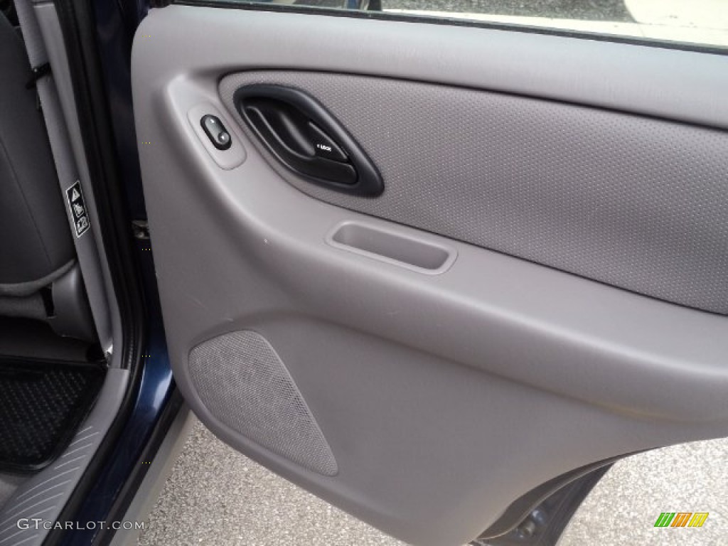 2002 Escape XLS V6 - True Blue Metallic / Medium Graphite photo #13